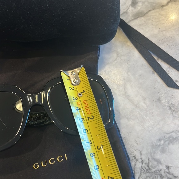 Gucci sunglasses with box and dust bag - Picture 8 of 8